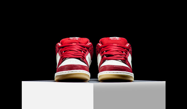 Nike SB Dunk Low Pro "V-Day" (304292-612)
